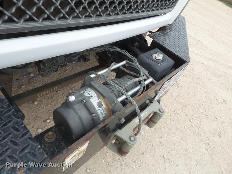 image for item DE1365 2006 Chevrolet C7500 bucket truck