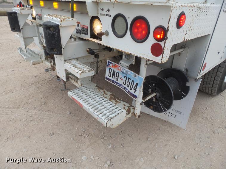 image for item DE1365 2006 Chevrolet C7500 bucket truck