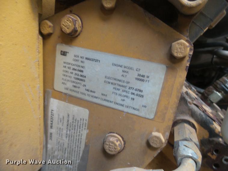 image for item DE1365 2006 Chevrolet C7500 bucket truck