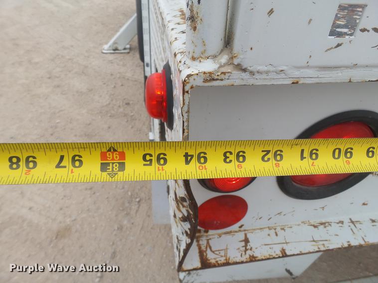 image for item DE1365 2006 Chevrolet C7500 bucket truck