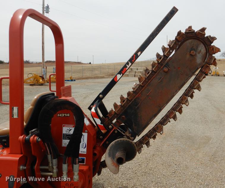 image for item DE3855 2014 Ditch Witch RT45 trencher