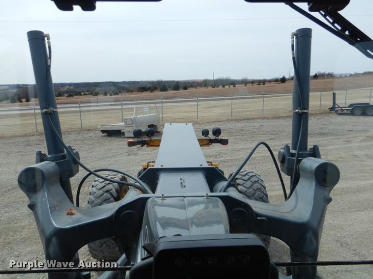 image for item DE3856 2013 John Deere 672G motor grader