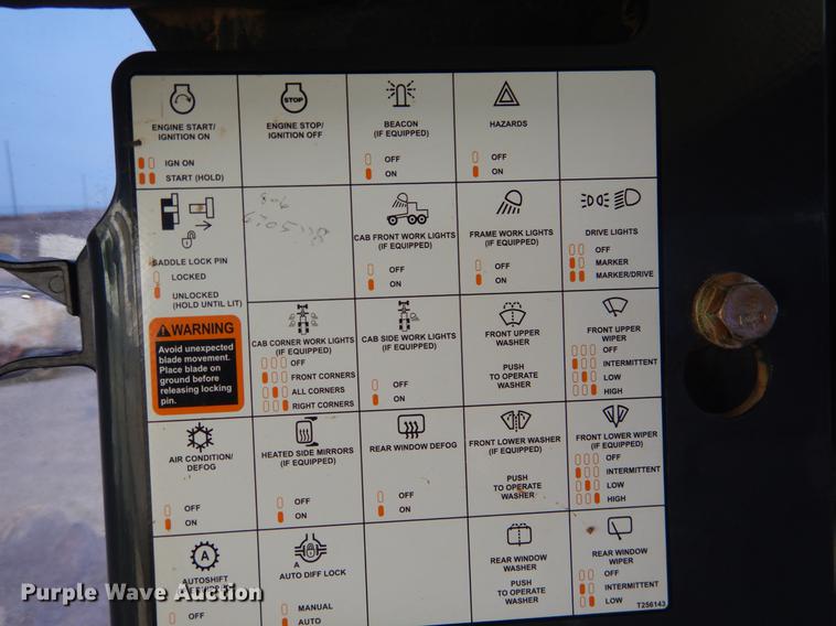 image for item DE3856 2013 John Deere 672G motor grader
