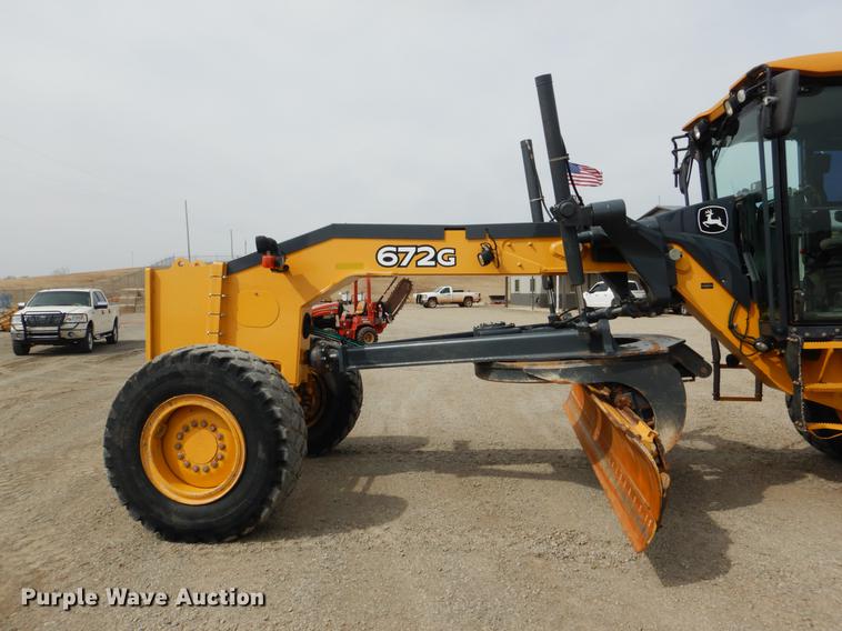 image for item DE3856 2013 John Deere 672G motor grader