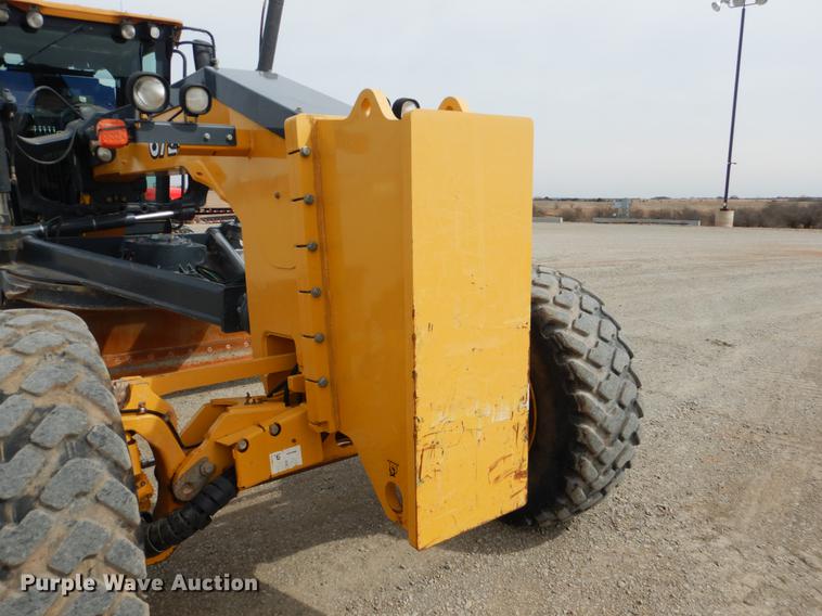 image for item DE3856 2013 John Deere 672G motor grader