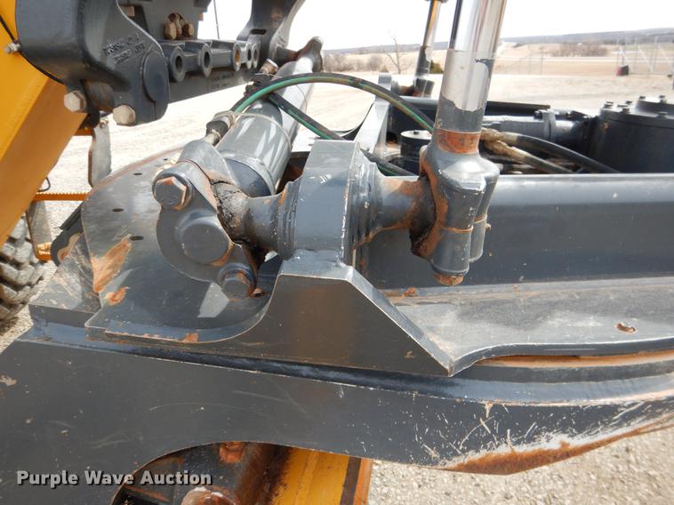 image for item DE3856 2013 John Deere 672G motor grader