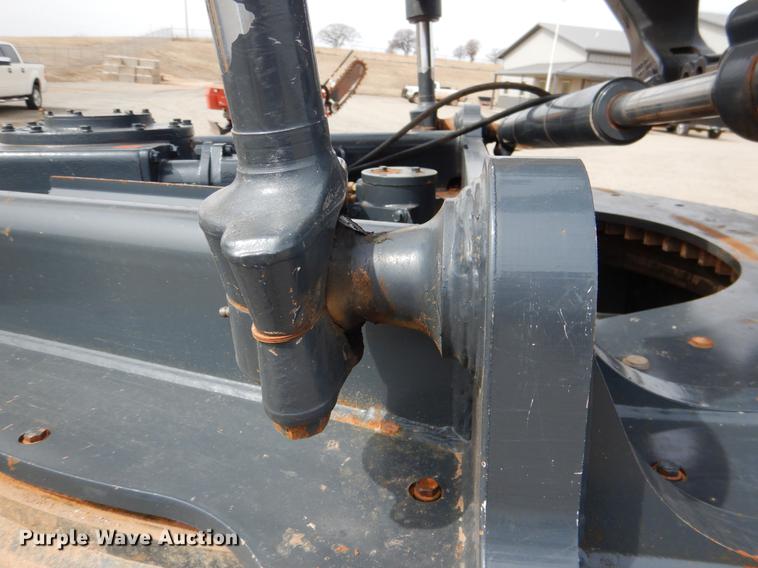 image for item DE3856 2013 John Deere 672G motor grader