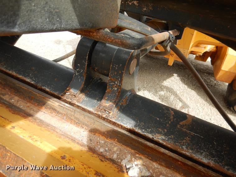 image for item DE3856 2013 John Deere 672G motor grader