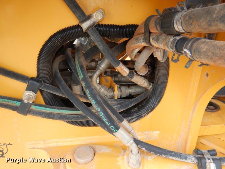 image for item DE3856 2013 John Deere 672G motor grader