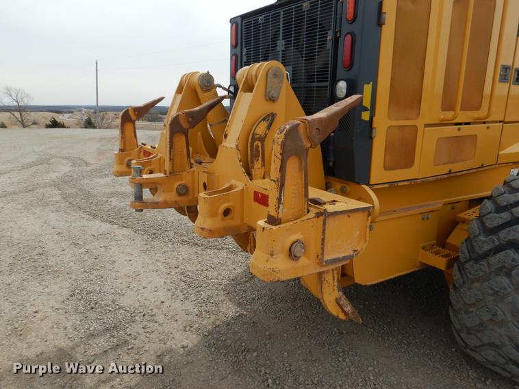 image for item DE3856 2013 John Deere 672G motor grader