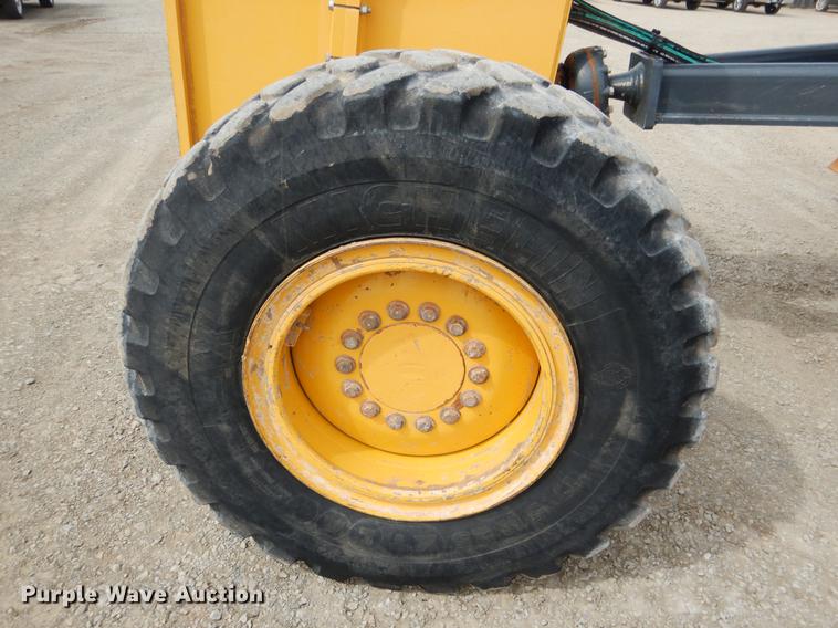 image for item DE3856 2013 John Deere 672G motor grader