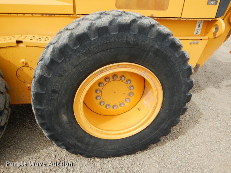 image for item DE3856 2013 John Deere 672G motor grader