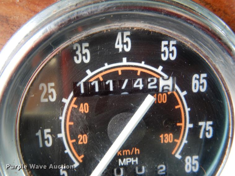 image for item DE3858 2001 Peterbilt 357 semi truck