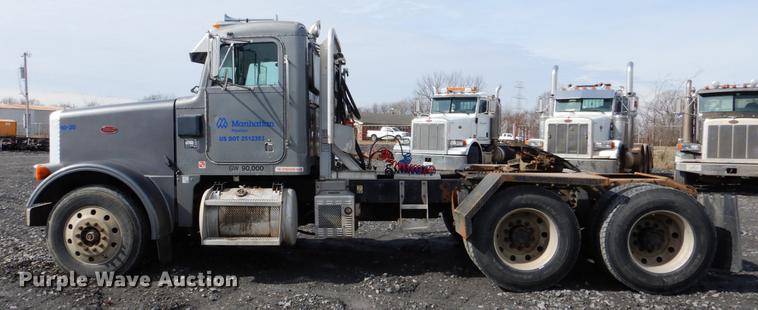 image for item DE3859 2003 Peterbilt 378 semi truck