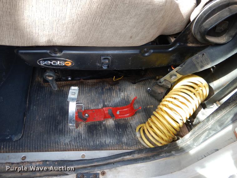 image for item DE3859 2003 Peterbilt 378 semi truck