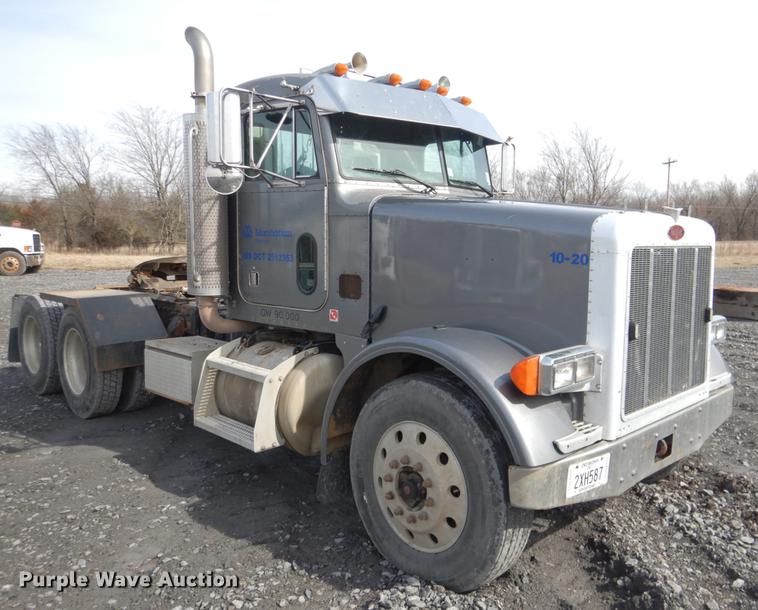 image for item DE3859 2003 Peterbilt 378 semi truck