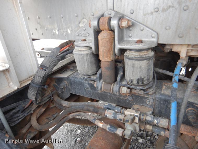 image for item DE3859 2003 Peterbilt 378 semi truck