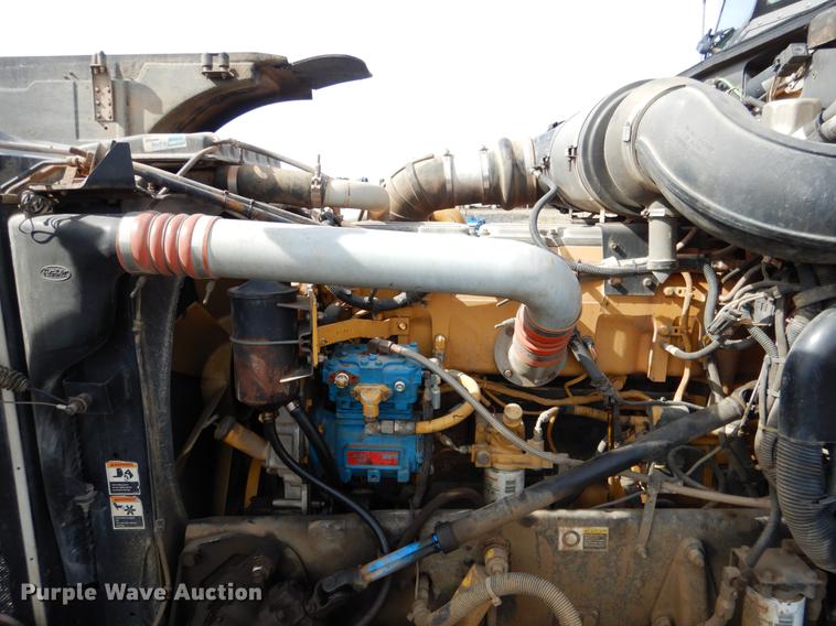 image for item DE3859 2003 Peterbilt 378 semi truck