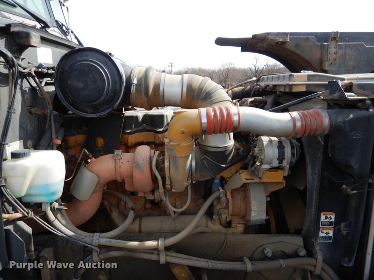 image for item DE3859 2003 Peterbilt 378 semi truck