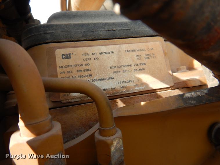 image for item DE3859 2003 Peterbilt 378 semi truck