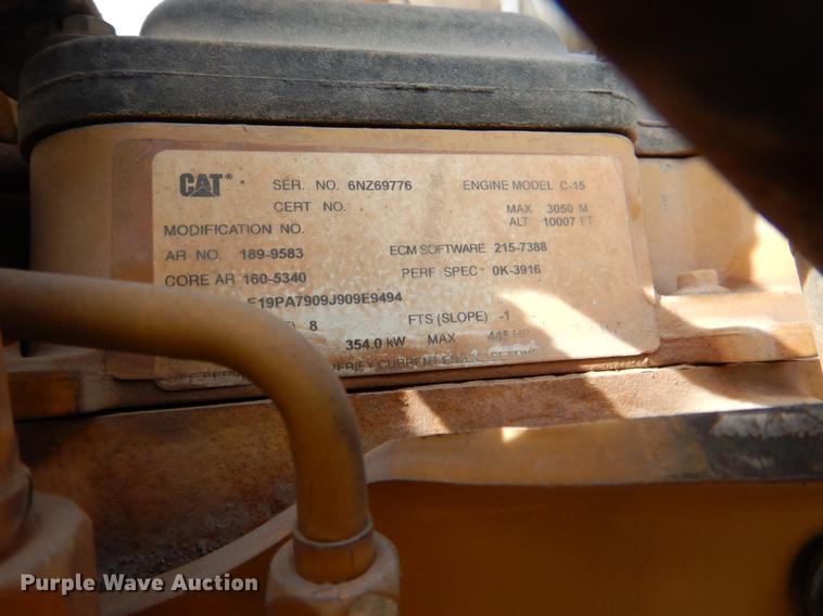 image for item DE3859 2003 Peterbilt 378 semi truck