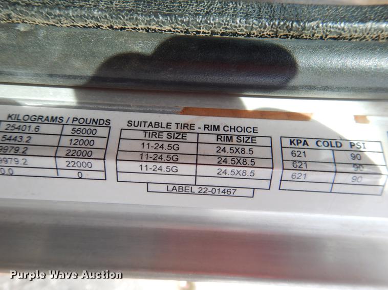 image for item DE3859 2003 Peterbilt 378 semi truck