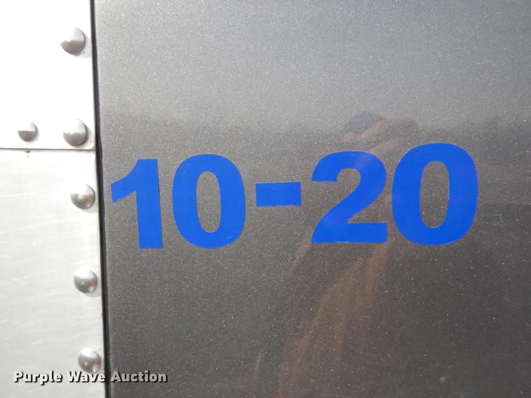 image for item DE3859 2003 Peterbilt 378 semi truck