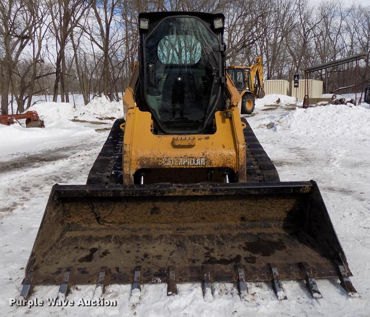 image for item DE7613 2010 Caterpillar 279C skid steer