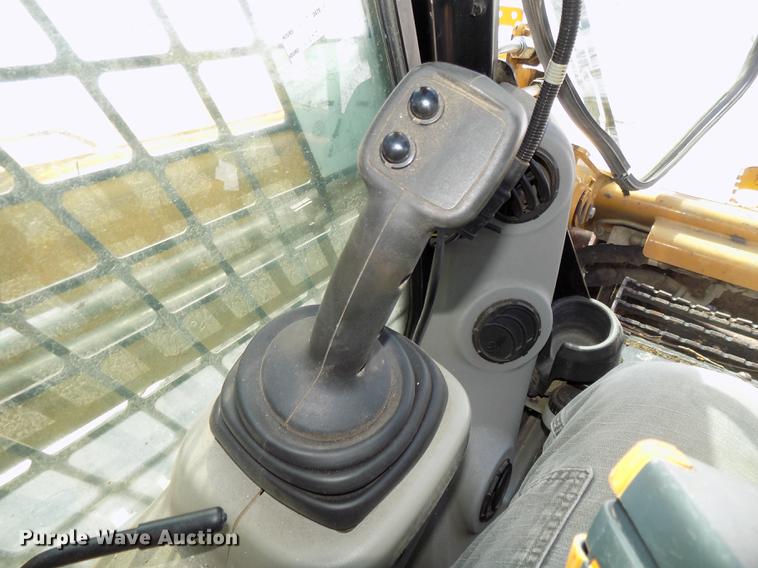 image for item DE7613 2010 Caterpillar 279C skid steer