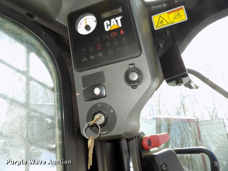image for item DE7613 2010 Caterpillar 279C skid steer