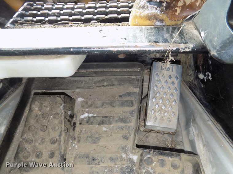 image for item DE7613 2010 Caterpillar 279C skid steer