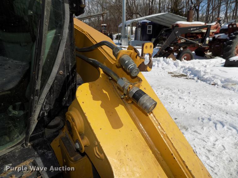 image for item DE7613 2010 Caterpillar 279C skid steer