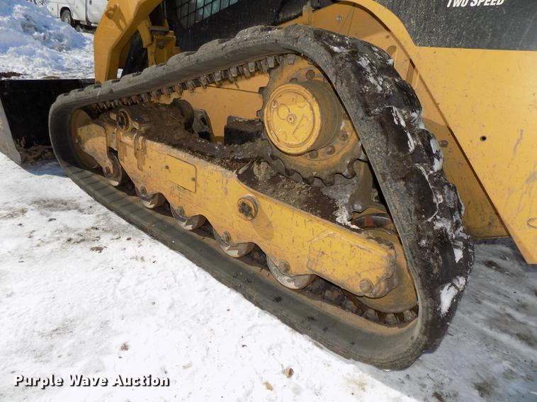 image for item DE7613 2010 Caterpillar 279C skid steer