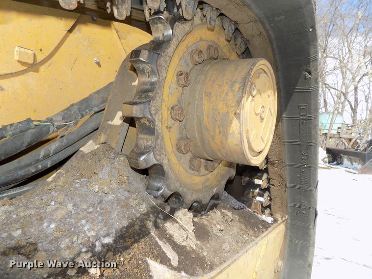 image for item DE7613 2010 Caterpillar 279C skid steer