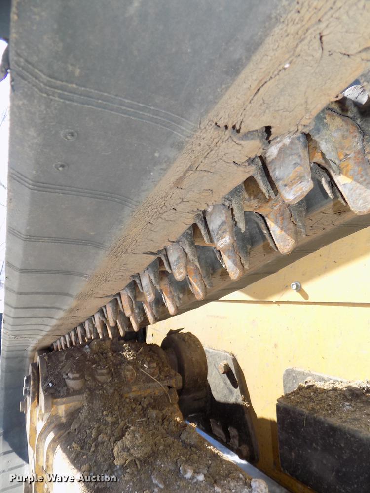 image for item DE7613 2010 Caterpillar 279C skid steer