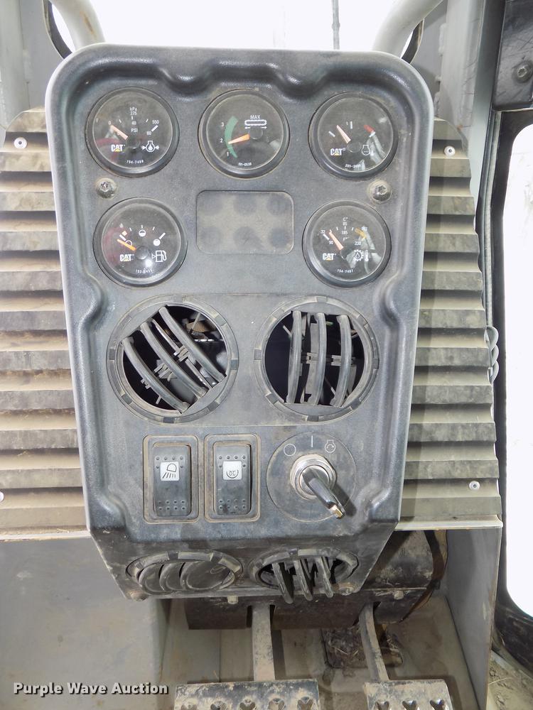 image for item DE7616 2002 Caterpillar D4G LGP dozer