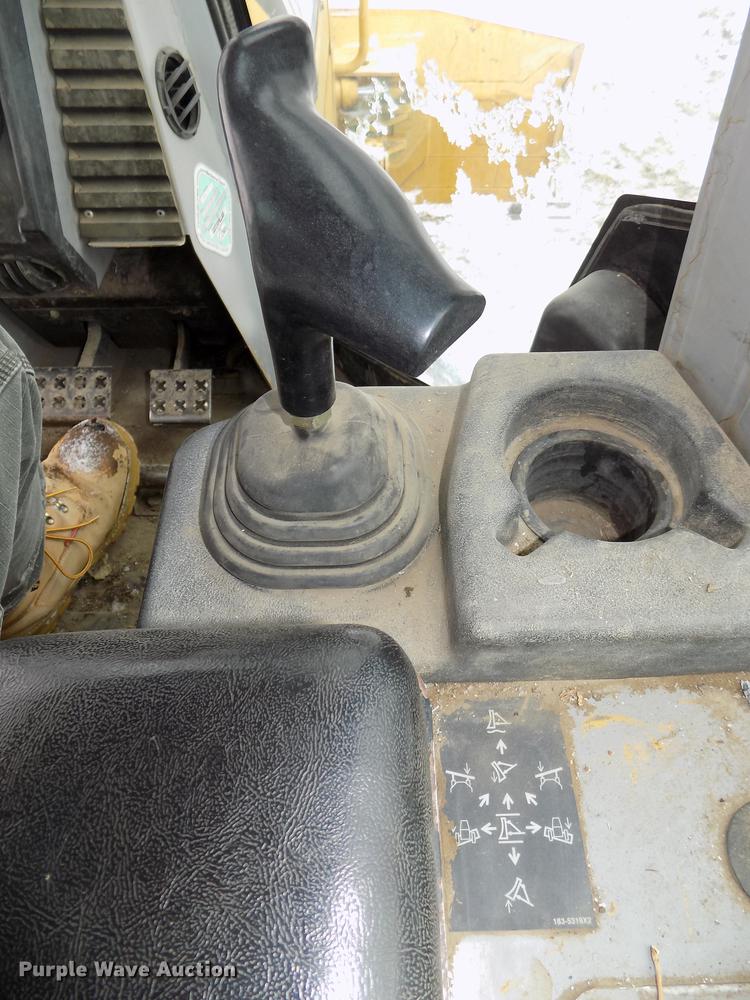 image for item DE7616 2002 Caterpillar D4G LGP dozer