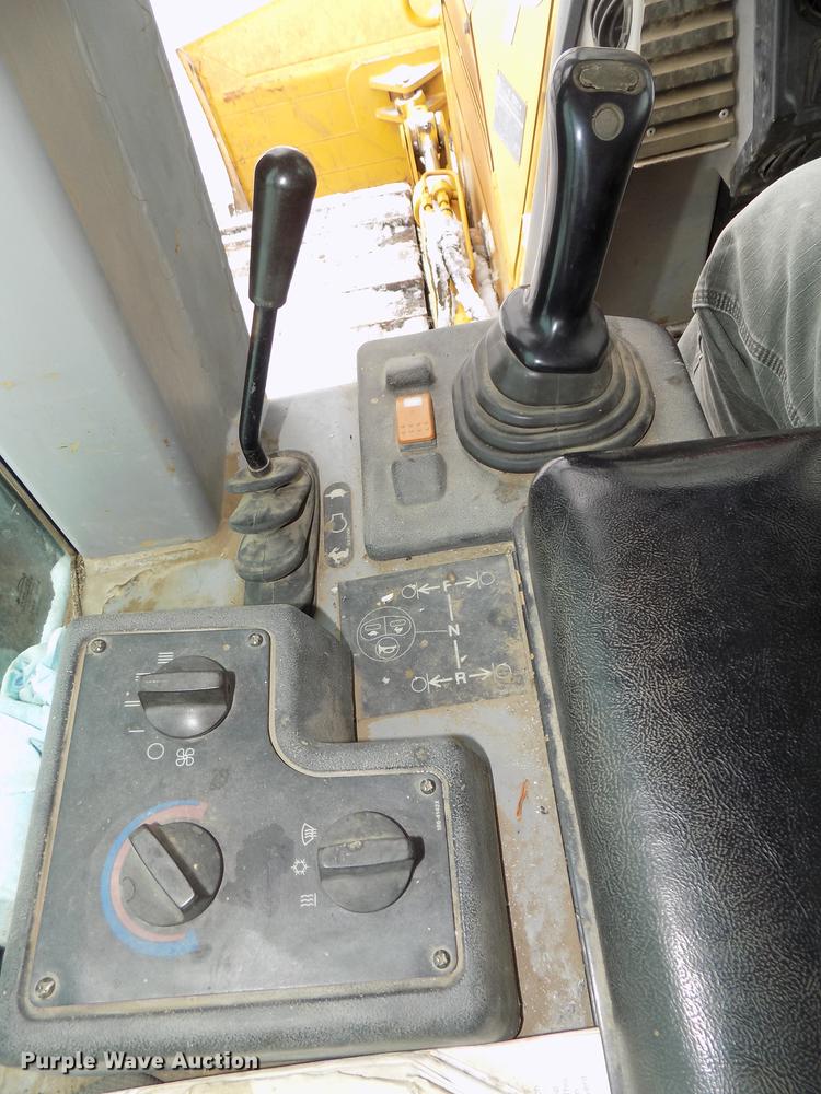 image for item DE7616 2002 Caterpillar D4G LGP dozer