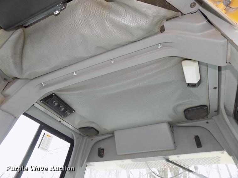 image for item DE7616 2002 Caterpillar D4G LGP dozer