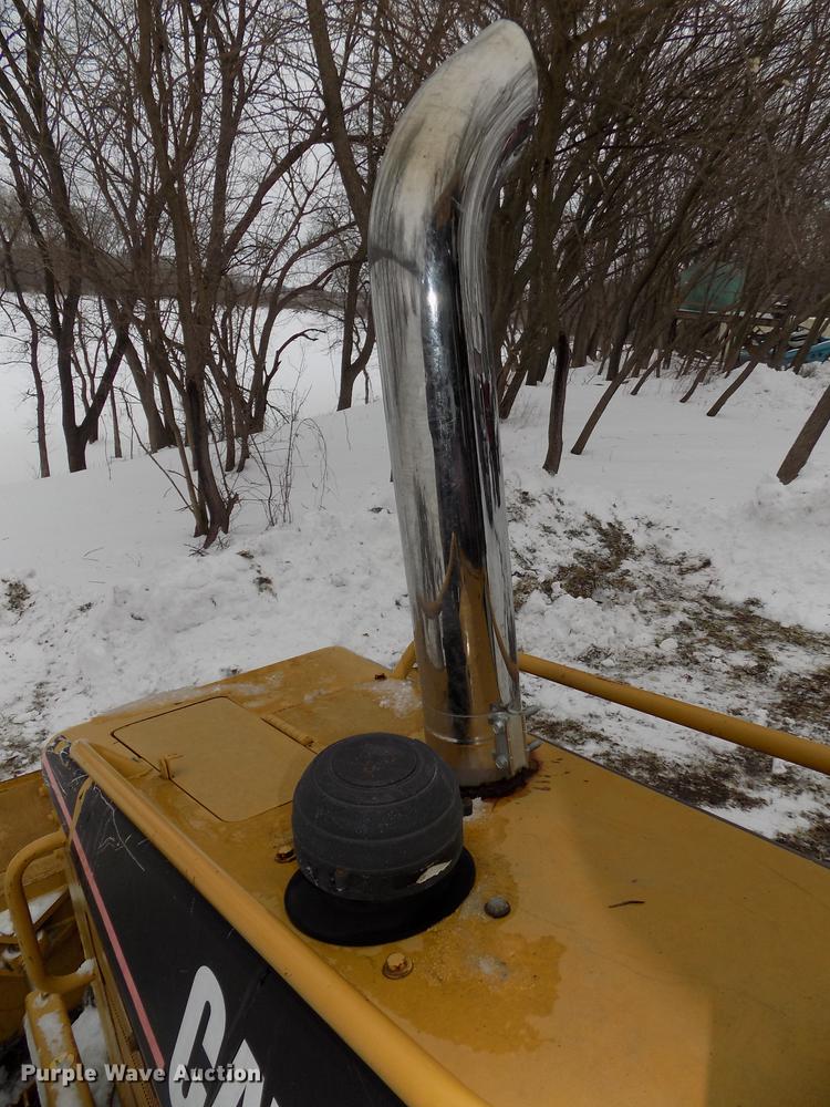 image for item DE7616 2002 Caterpillar D4G LGP dozer