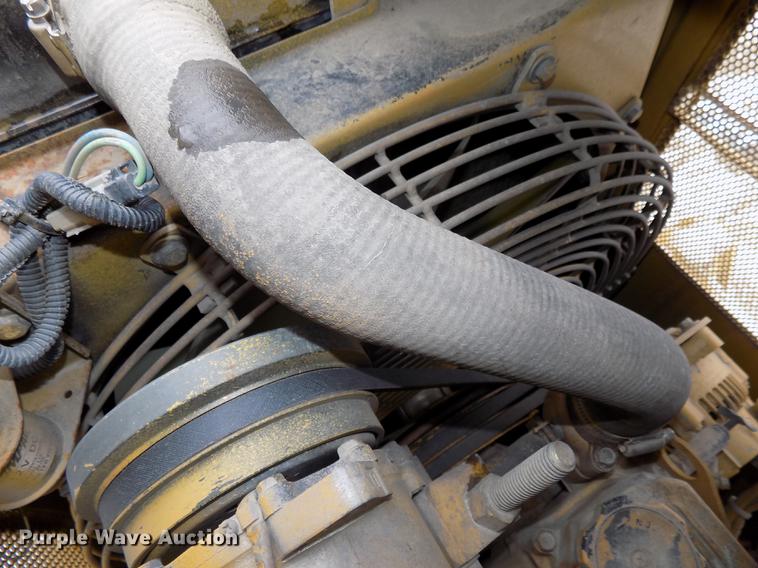 image for item DE7616 2002 Caterpillar D4G LGP dozer