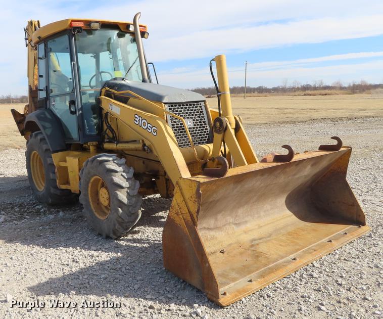 image for item DF1354 2006 John Deere 310SG backhoe