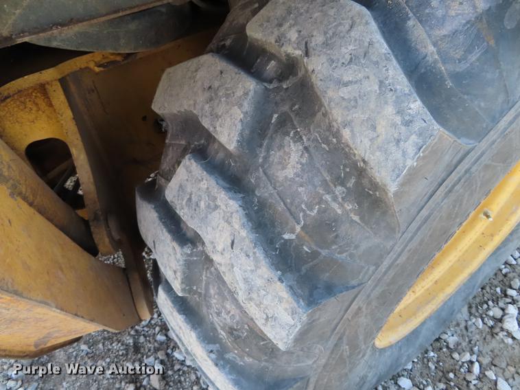 image for item DF1354 2006 John Deere 310SG backhoe