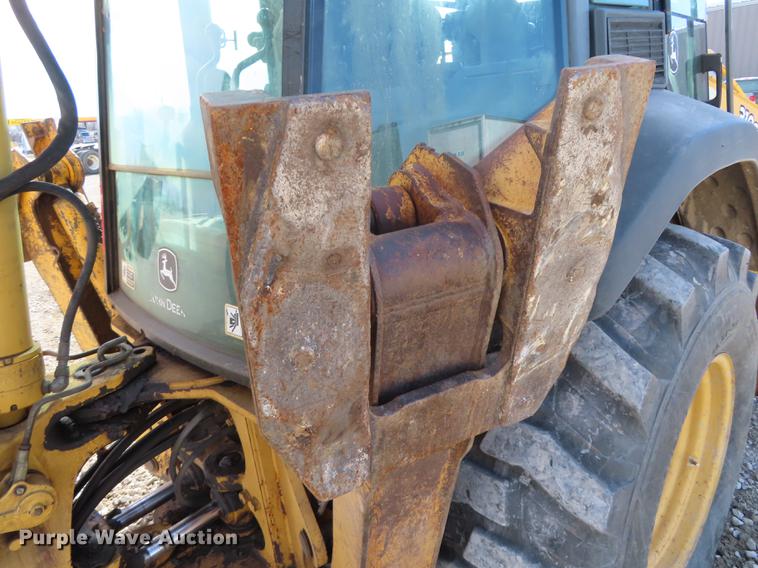 image for item DF1354 2006 John Deere 310SG backhoe