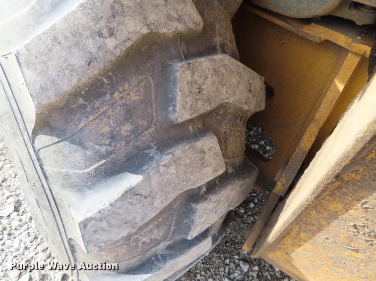 image for item DF1354 2006 John Deere 310SG backhoe