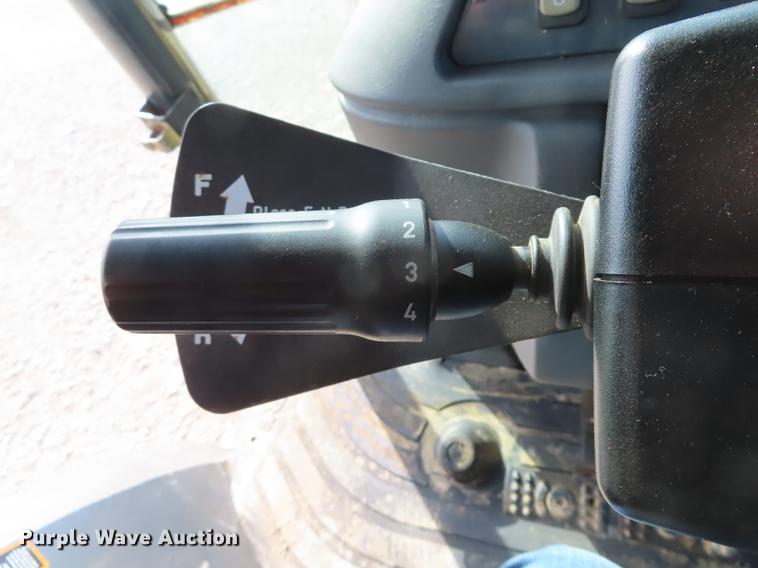 image for item DF1354 2006 John Deere 310SG backhoe