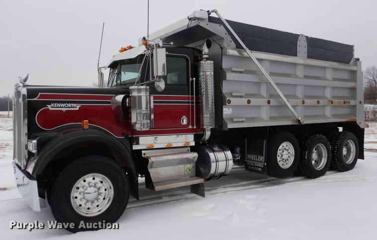 image for item DF3286 2005 Kenworth W900 dump truck
