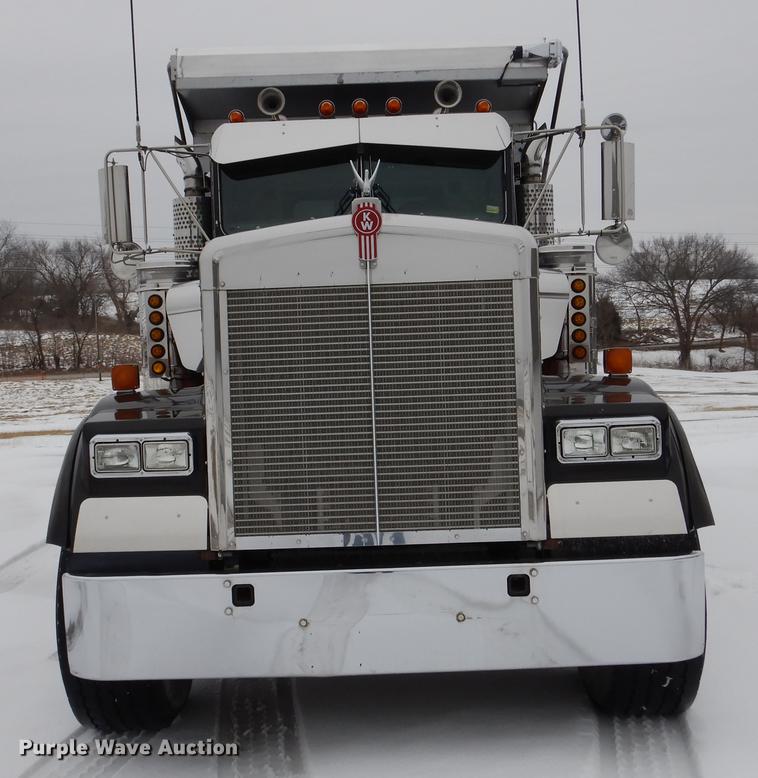 image for item DF3286 2005 Kenworth W900 dump truck