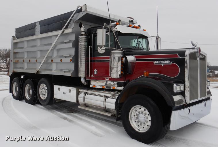 image for item DF3286 2005 Kenworth W900 dump truck