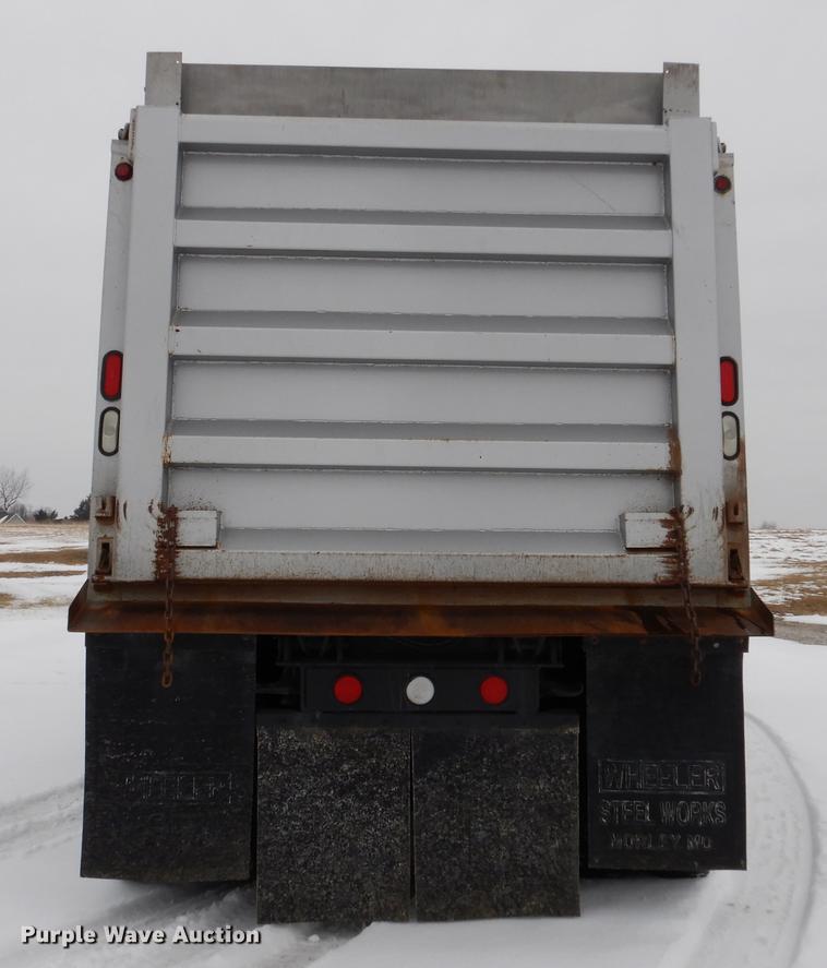 image for item DF3286 2005 Kenworth W900 dump truck